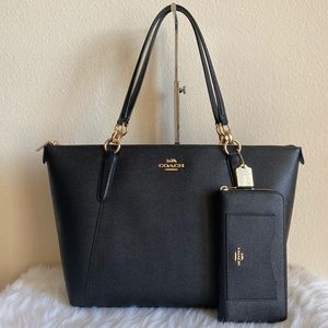 Coach purse and wallet set